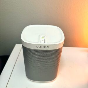 Sonos Play One 1 Speaker in White and Gray